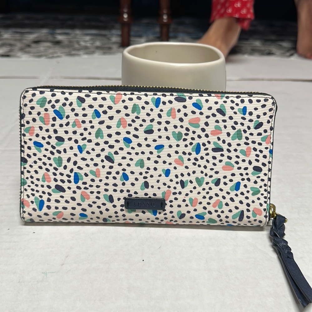 Fossil wallet